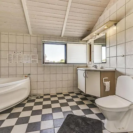 Beautiful Home In Rudkobing With Sauna Spodsbjerg