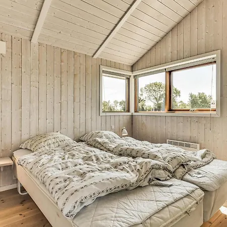 Beautiful Home In Rudkobing With Sauna * Spodsbjerg
